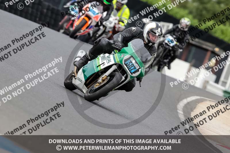 Vintage motorcycle club;eventdigitalimages;mallory park;mallory park trackday photographs;no limits trackdays;peter wileman photography;trackday digital images;trackday photos;vmcc festival 1000 bikes photographs